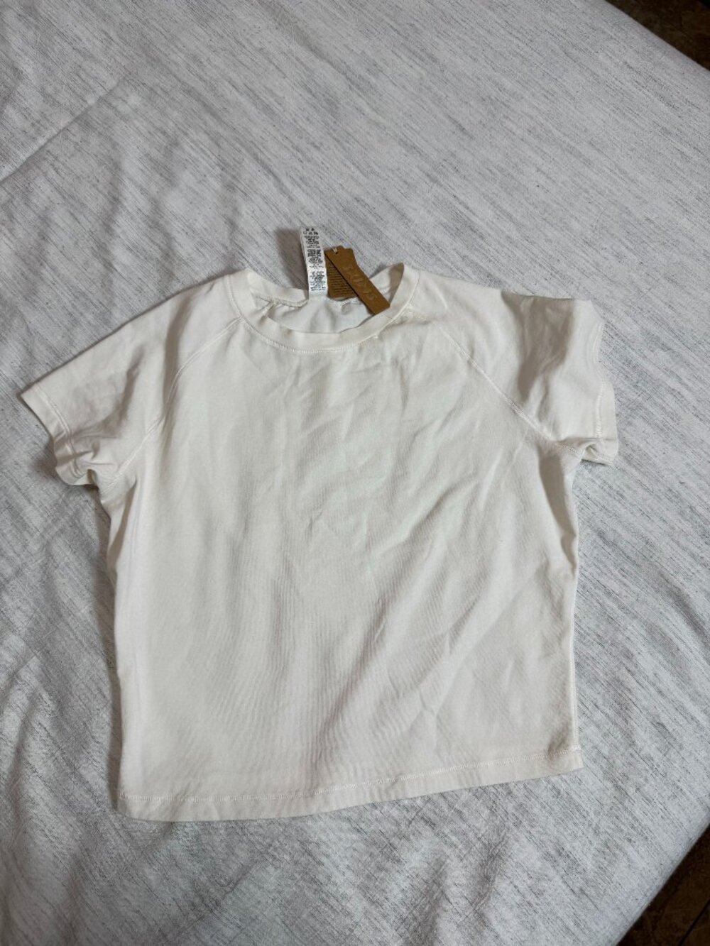 SKIMS New Vintage White Raglan Cropped T-shirt Crop Top